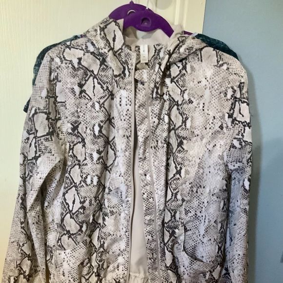 Ideology Skirt and Hoodie SNAKE-PRINT purchased at Nordstrom NWOT - Picture 3 of 12